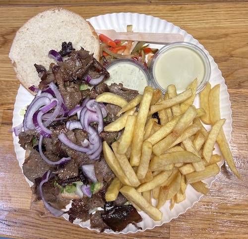 Kipshoarma en doner schotels